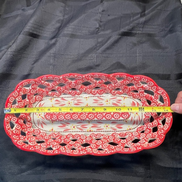 TEMPTATIONS OVENWARE By‎ TARA OLD WORLD RED LATTICE CERAMIC BREAD BASKET - Picture 5 of 8